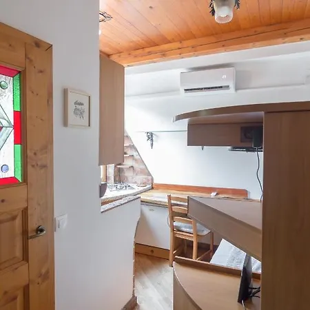 Cozy, Bright And Affordable Single - Free Parking