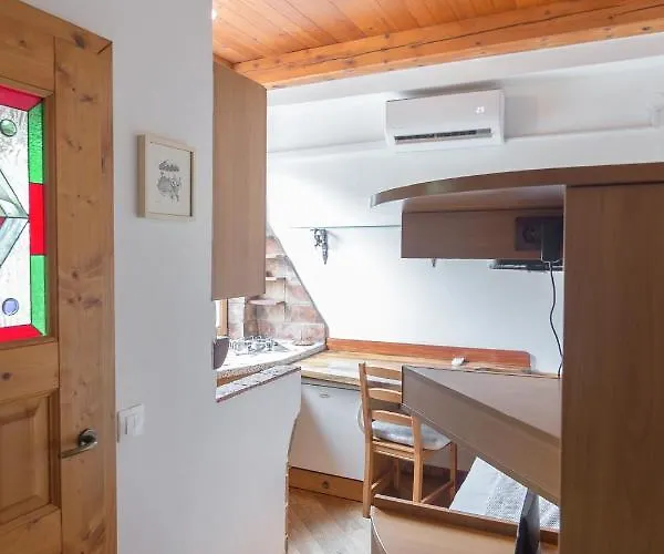 Cozy, Bright And Affordable Single - Free Parking